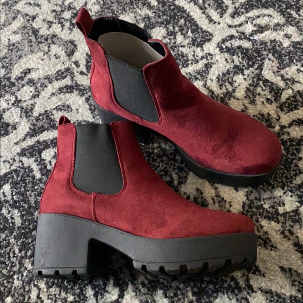 BRAND NEW NEVER WORN Cool Way Irby Chelsea Boot ♥️